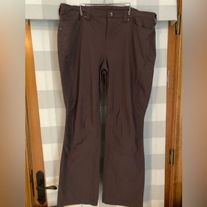 Duluth Trading Women's Flexpedition Bootcut Pants in Black Iris 18x33